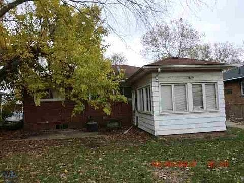 4th image of 23021 Marlow Ave