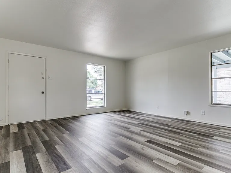 451 Kate Schenck Ave — Photo 4