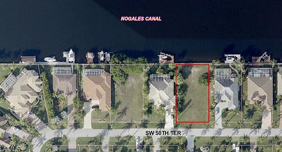 3rd image of 2833 SW 50th Ter