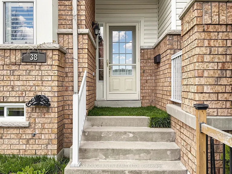 38 Port Union Rd — Photo 3