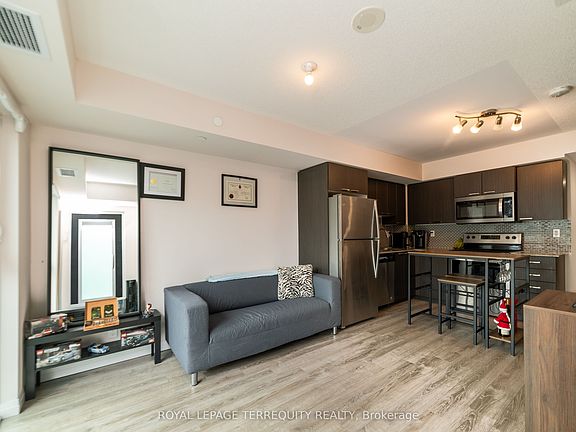 3rd image of 2152 Lawrence Ave E #1107