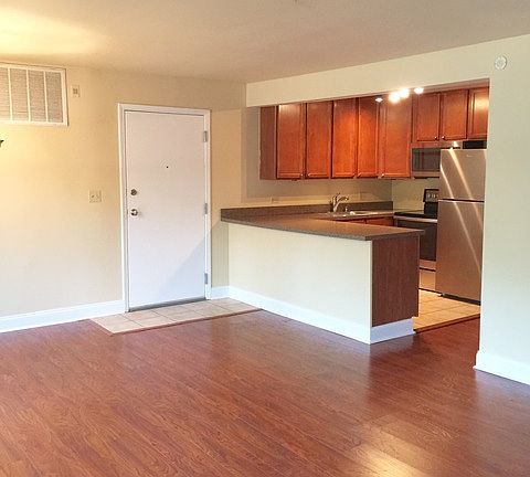 5th image of 5827 Oakwood Dr APT A