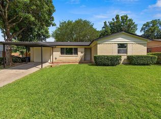 2367 Blue Creek Dr, Dallas, TX 75216