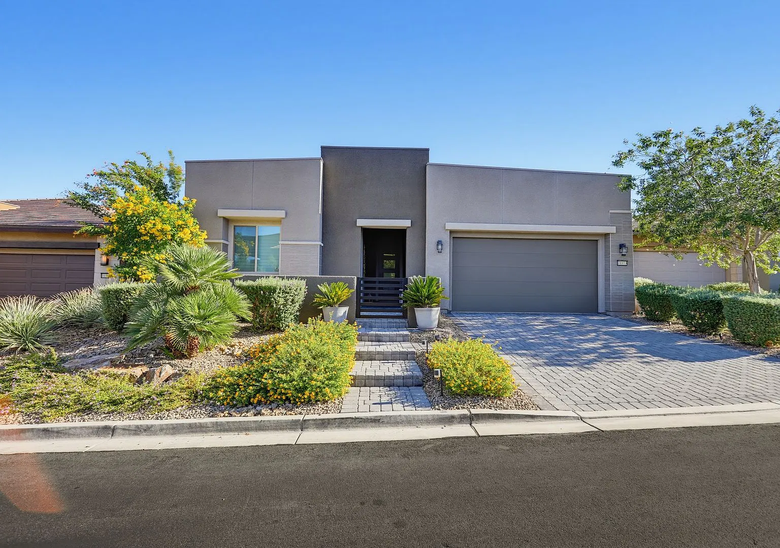 South Summerlin Vistara Gated Community Pool Home — Photo 3
