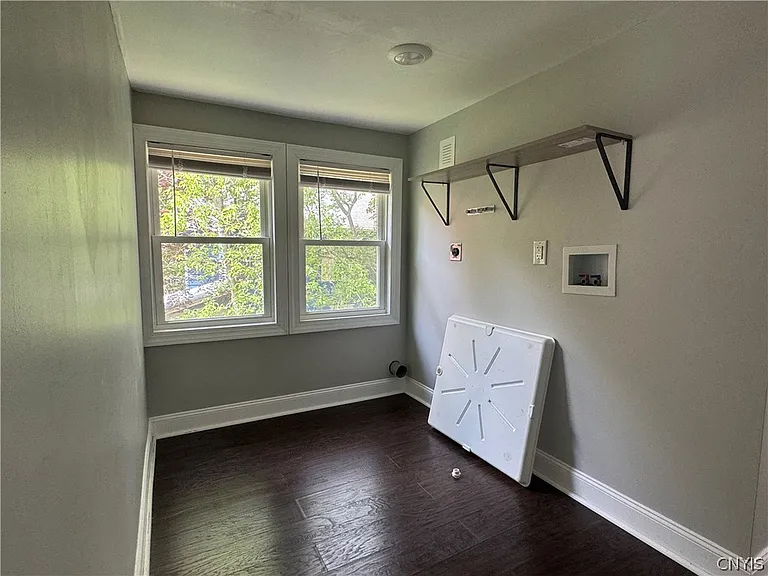 61 1/2 Downer St #61 — Photo 7