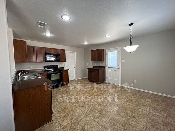 5th image of 2421 Clairborne Dr