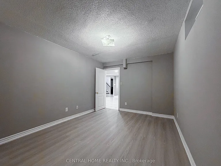 46 Clifton Ct #BASEMENT — Photo 13