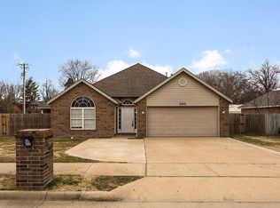 200 Maple Leaf Ave, Siloam Springs, AR 72761