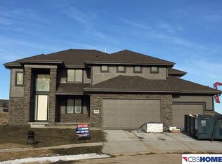 20955 Pine Cir, Elkhorn, NE 68022