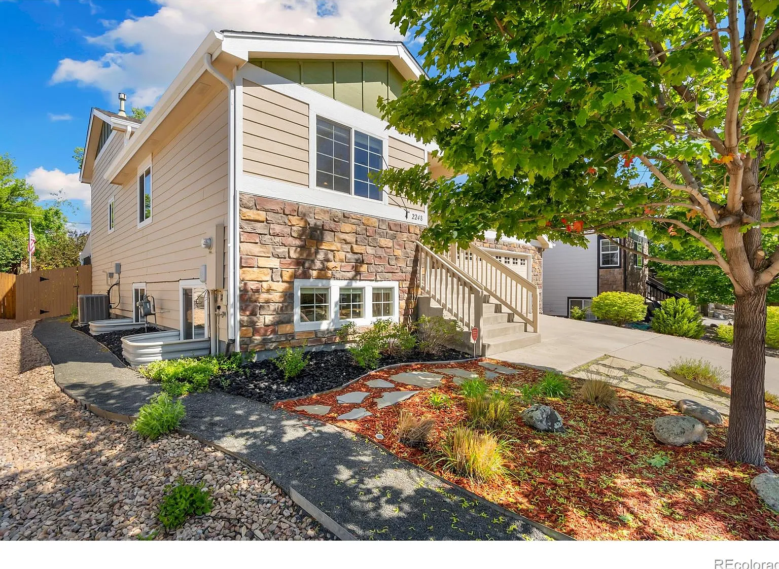 3 bed, 2306 sqft, $3,300 — Photo 3