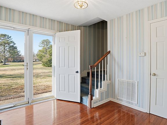 5th image of 1234 Carter Blake Rd