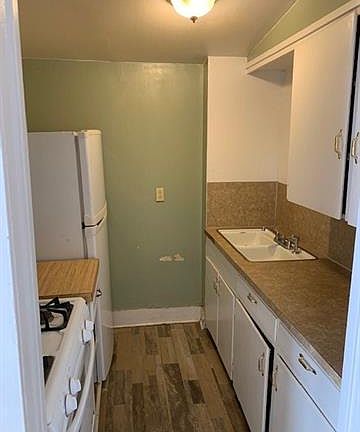 5th image of 1174 Vine St #B