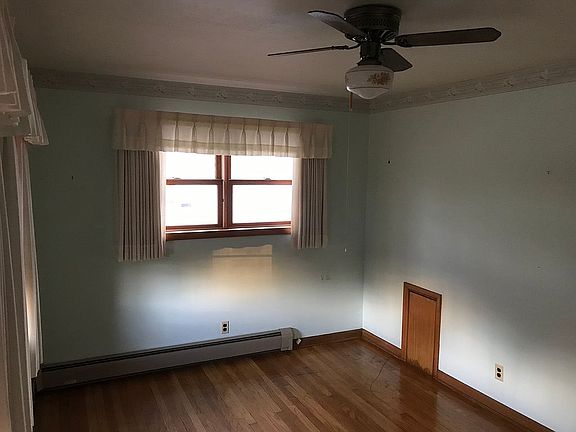 5th image of 1641 N Broad St