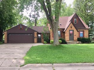 569 Pine St, Hartford, WI 53027