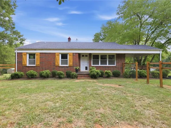 216 Underwood Rd, Elon, NC 27244