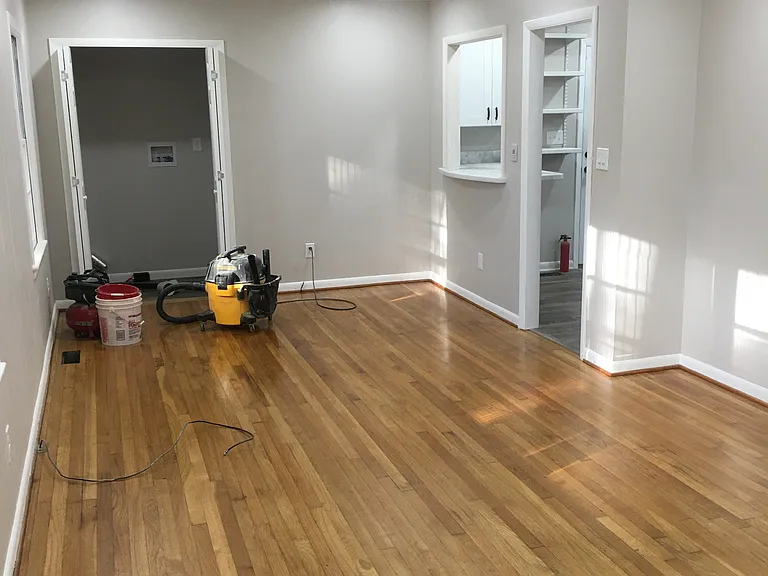 1122 Young St — Photo 4