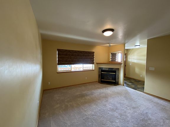 3rd image of 82 N Hanley Ave APT A