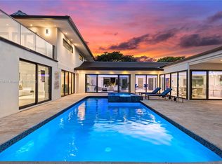 1025 Diplomat Pkwy, Hollywood, FL 33019