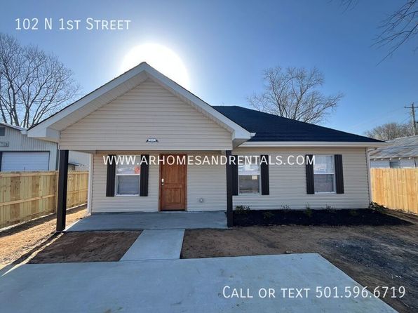 102 N 1st St