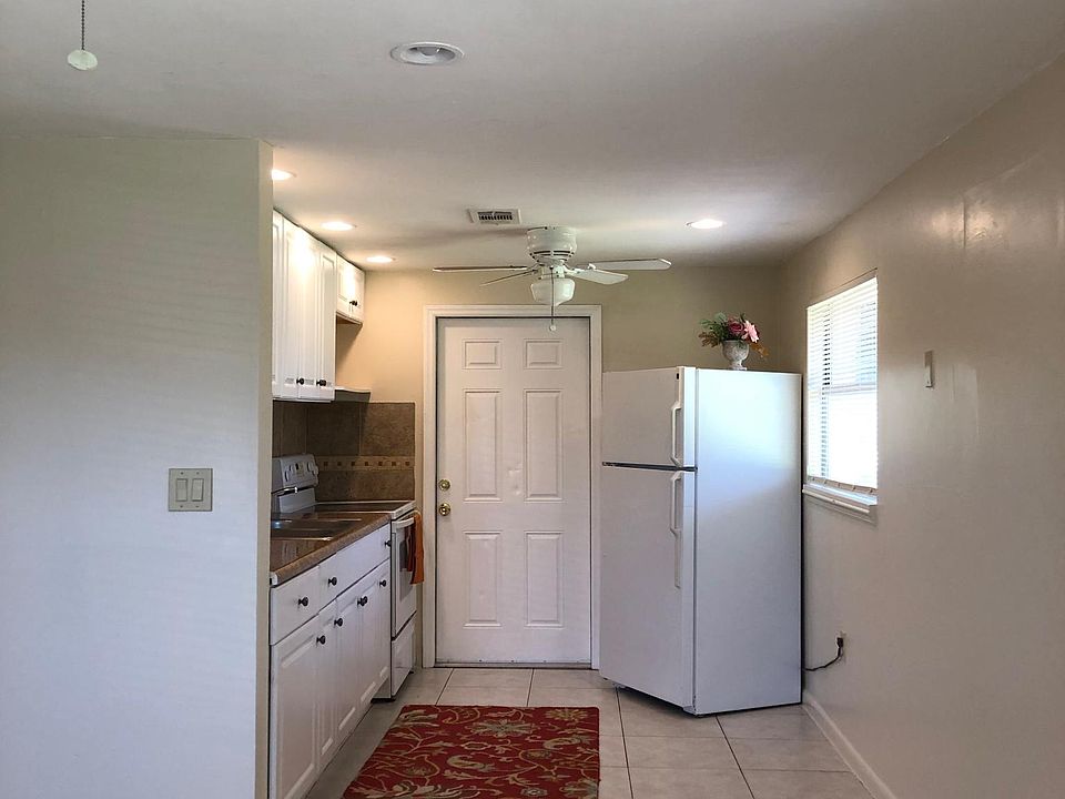 2nd image of 4515 Orchard Ln