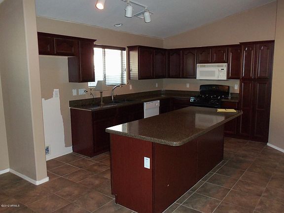 3rd image of 13983 W Country Gables Dr