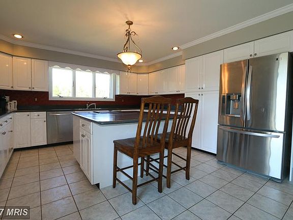 3rd image of 4744 Horizon Ln