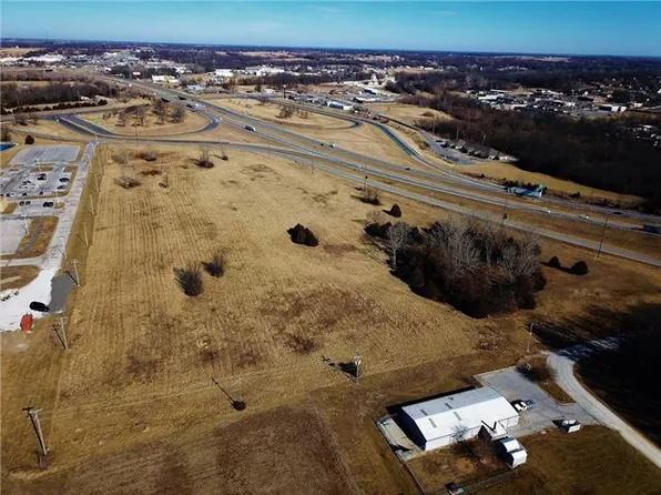 Clearwater Dr, Harrisonville, MO 64701
