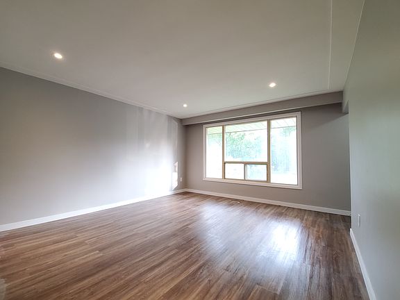 2nd image of 119 Limeridge Rd E