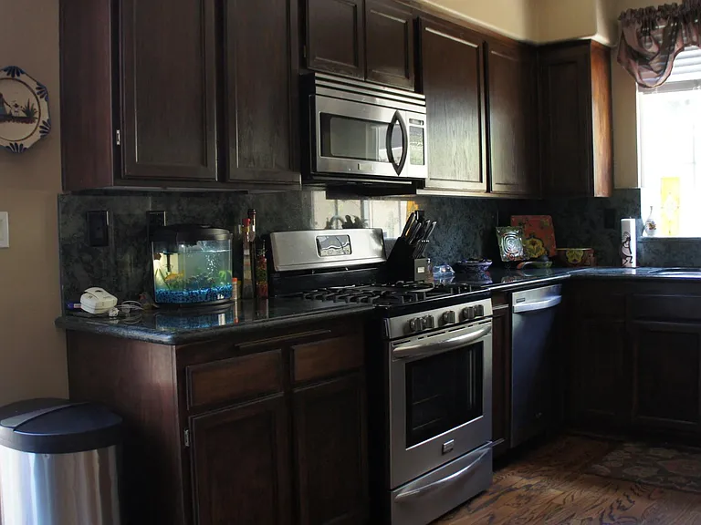 409 Warner St — Photo 13