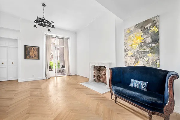 Rented by Compass | media 10