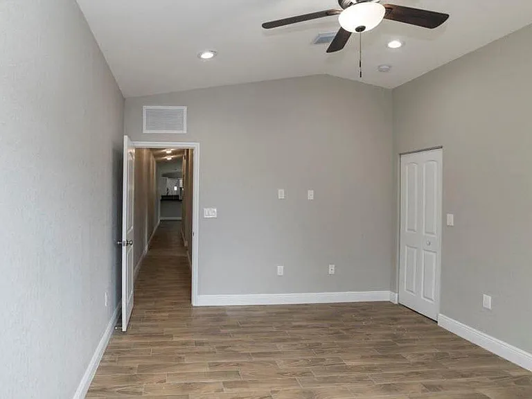 1140 NW 1st Ave — Photo 17