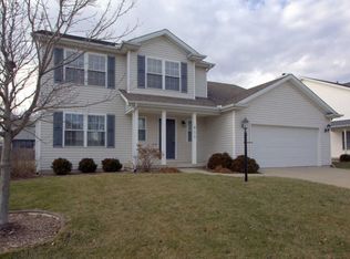 811 Bluegrass Ln, Champaign, IL 61822