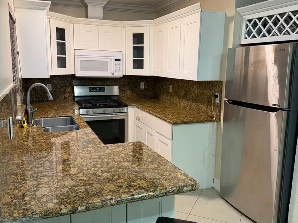 9975 SW 215th St #1, Miami, FL 33189