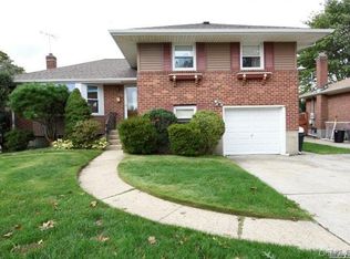 81 Shelly Dr, Bethpage, NY 11714