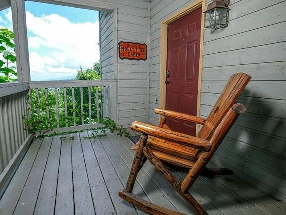 2nd image of 936 Stans Rd