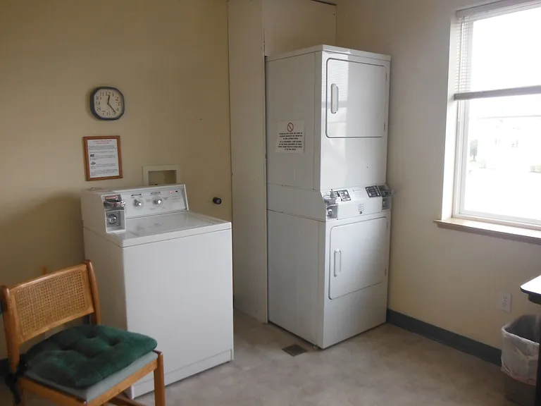 1703 Melody Cir — Photo 9