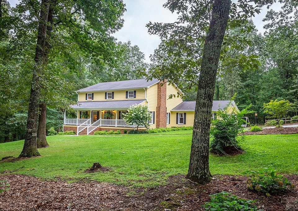 1st image of 109 Forest Dr NE