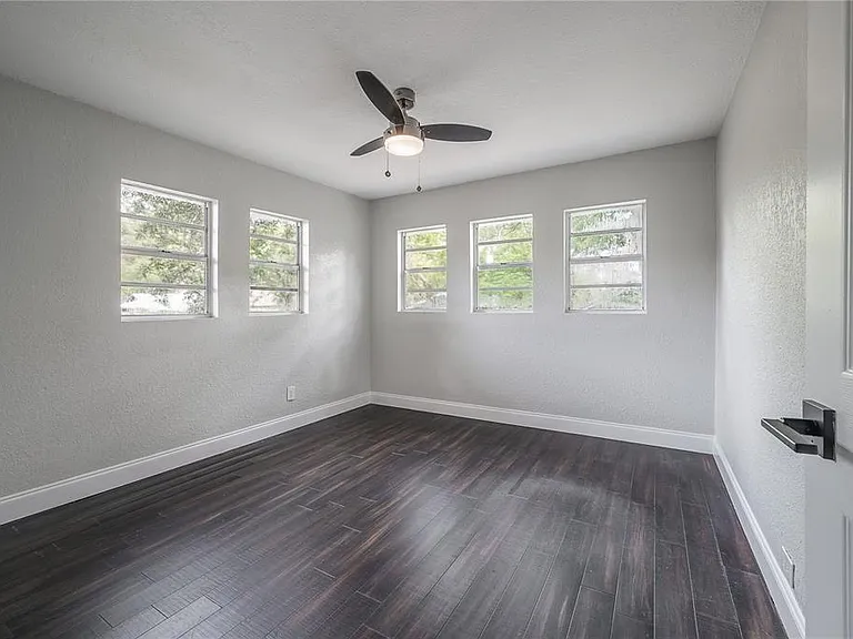 1222 E Curtis St — Photo 14