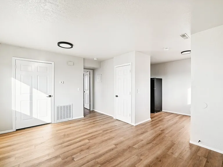 350 S Elizabeth St #15 — Photo 7