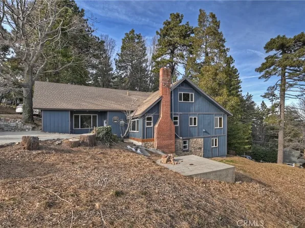 1025 Playground Dr, Crestline, CA 92325
