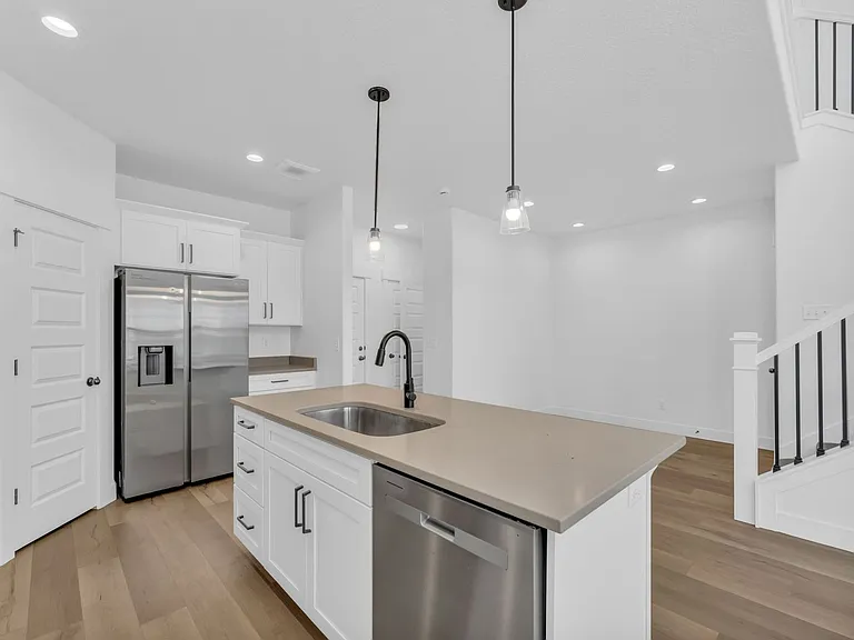 1290 N 3960 W — Photo 6