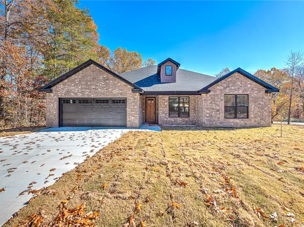 2 Bayloch Ln, Bella Vista, AR 72715