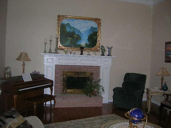 living room 19x16