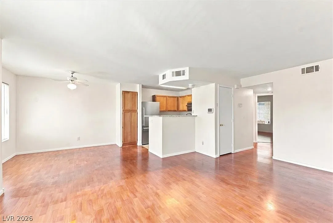 2 bed, 1016 sqft, $1,480 — Photo 3