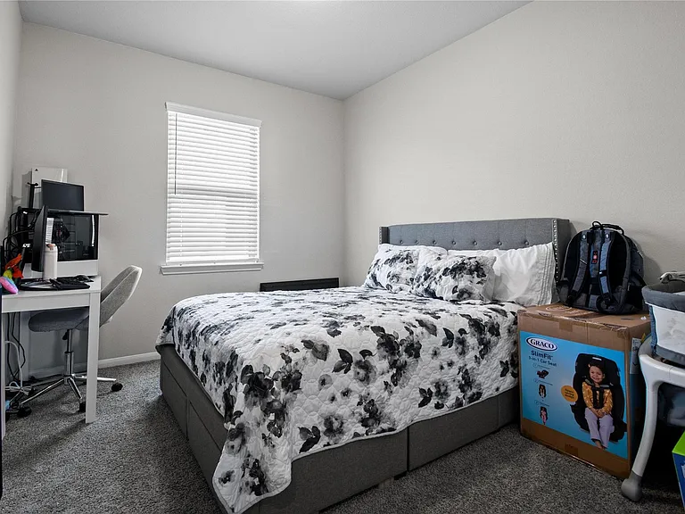 622 Little Cypress Ln — Photo 17