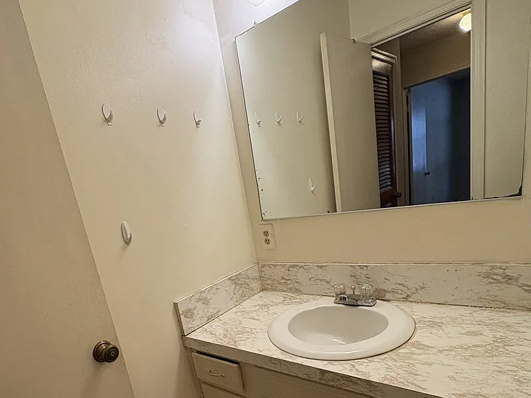 430 Critcher Dr — Photo 6