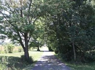 7805 S Stillhouse Rd, Oak Grove, MO 64075