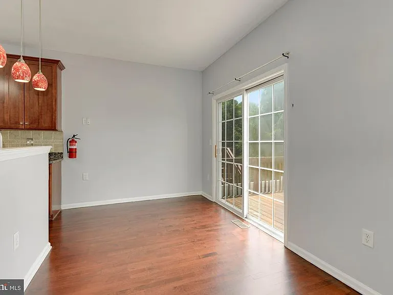 345 Huntington Dr — Photo 12