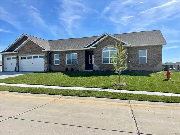 255 Smola Woods Ct, Glen Carbon, IL 62034