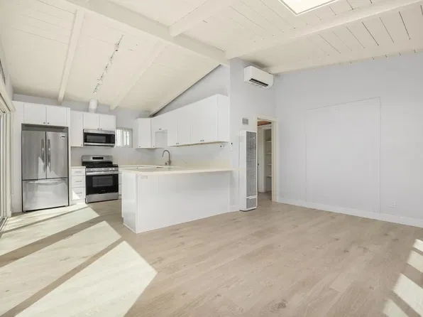 2251 Montgomery Ave, Cardiff, CA 92007